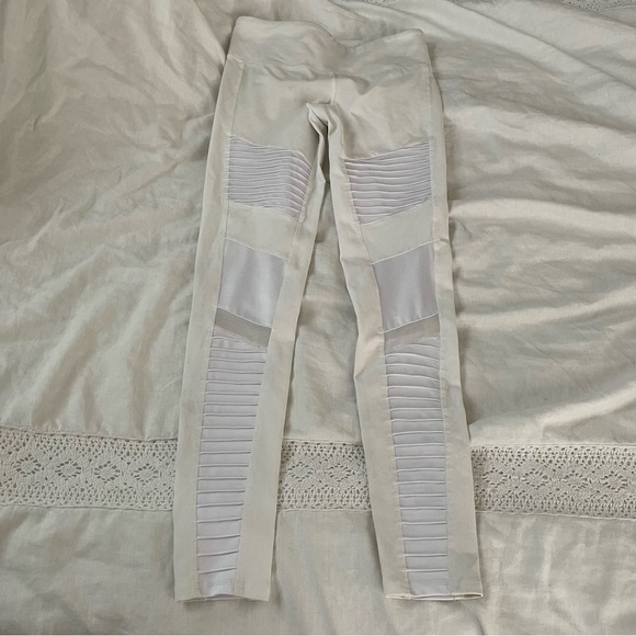 Alo Yoga SMALL White Motto Leggings mesh - Picture 3 of 10